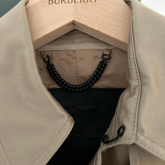Authentic Burberry Chelsea Mid Length Trench - Picture 10 of 16